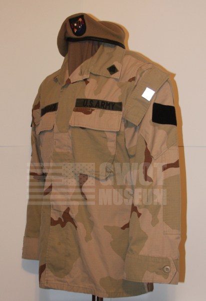 Modified Desert Combat Uniform and Beret of the 75th Ranger Regiment ...